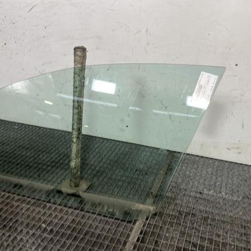 Vitre avant gauche VOLKSWAGEN GOLF 5 Photo n°3