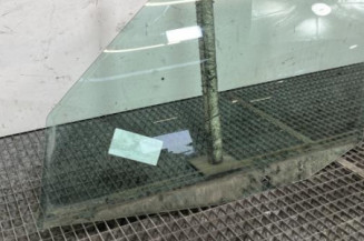 Vitre avant gauche CITROEN SAXO