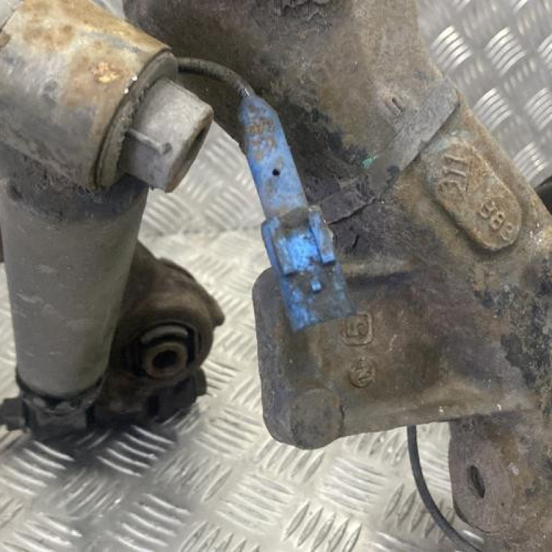 Essieu arriere PEUGEOT 206+ Photo n°2