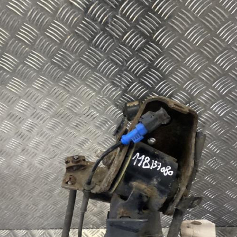 Essieu arriere PEUGEOT 2008 1 Photo n°2