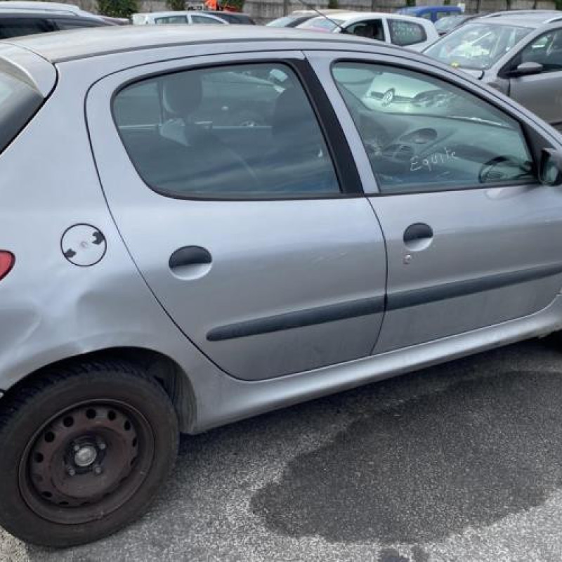 Essieu arriere PEUGEOT 206 Photo n°8