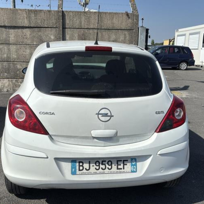 Custode avant droit OPEL CORSA D Photo n°9