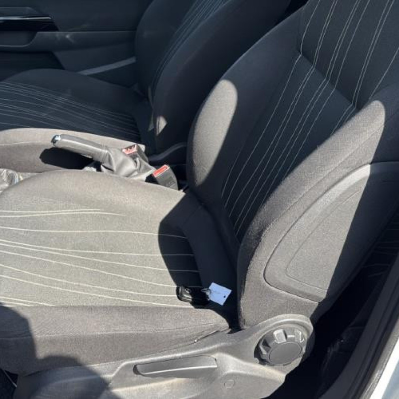 Porte avant gauche OPEL CORSA D Photo n°15