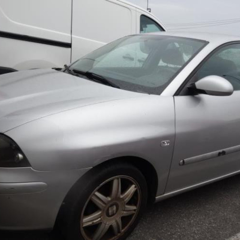 Feu arriere principal droit (feux) SEAT CORDOBA 2 Photo n°2