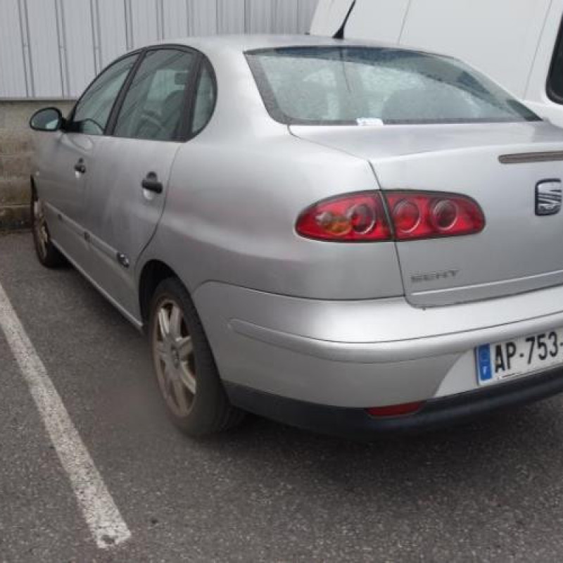 Pare choc arriere SEAT CORDOBA 2 Photo n°8