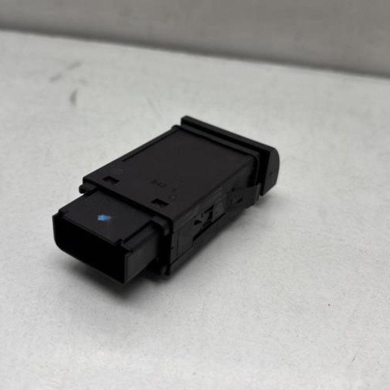 Bouton de warning SEAT CORDOBA 1 Photo n°2