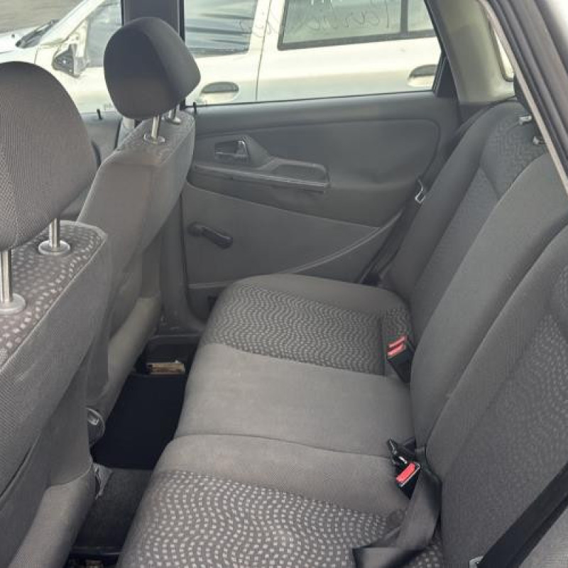 Vitre arriere droit SEAT CORDOBA 1 Photo n°16