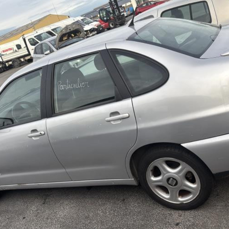 Vitre arriere gauche SEAT CORDOBA 1 Photo n°6