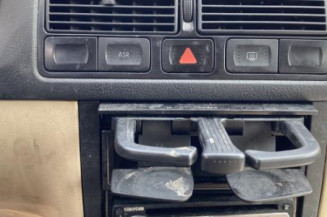 Etrier arriere droit (freinage) VOLKSWAGEN GOLF 4