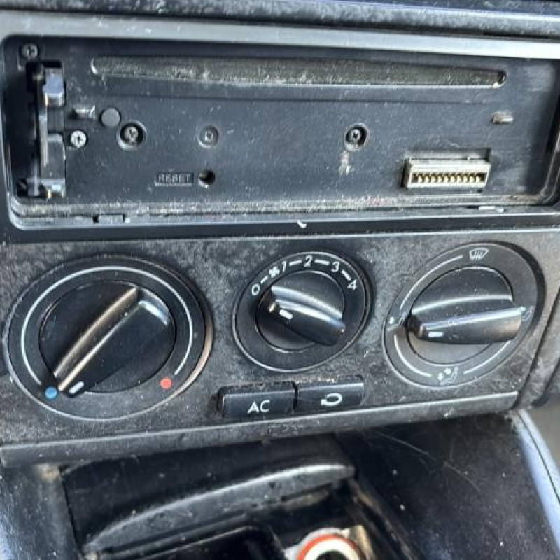 Etrier arriere droit (freinage) VOLKSWAGEN GOLF 4 Photo n°16