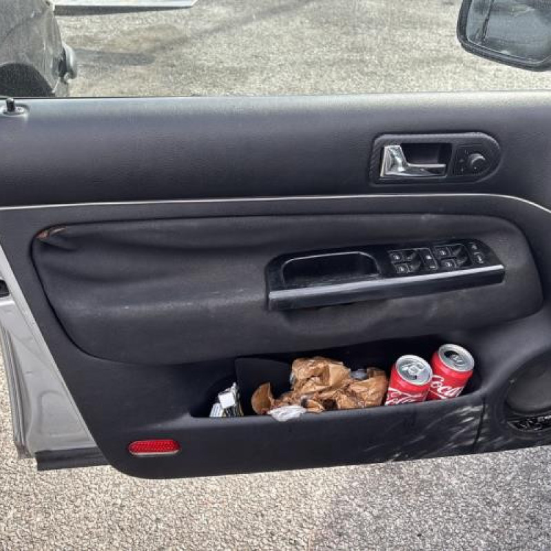 Etrier arriere droit (freinage) VOLKSWAGEN GOLF 4 Photo n°9