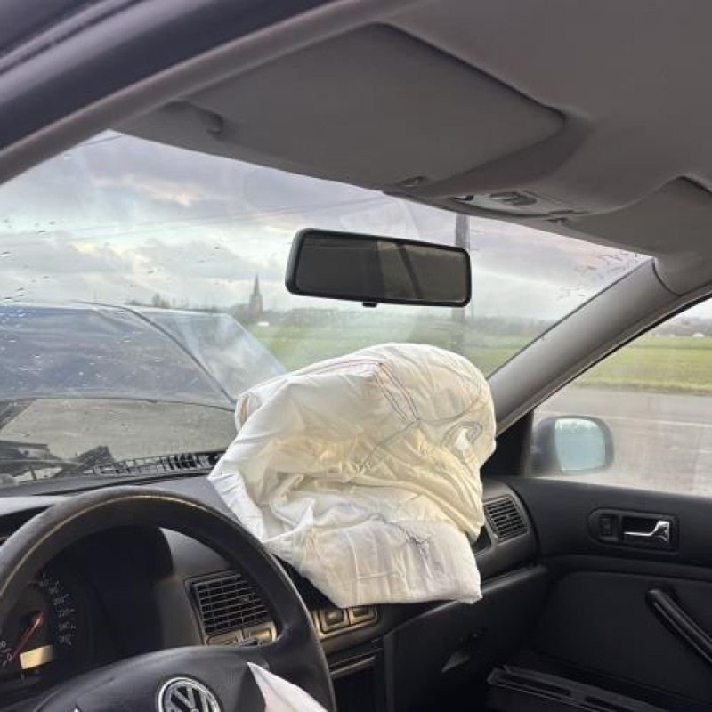 Etrier arriere droit (freinage) VOLKSWAGEN GOLF 4 Photo n°13