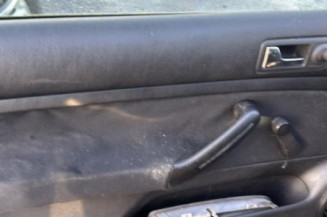 Etrier arriere droit (freinage) VOLKSWAGEN GOLF 4