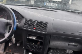 Etrier arriere droit (freinage) VOLKSWAGEN GOLF 4