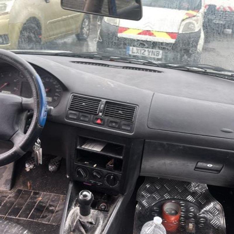 Etrier arriere droit (freinage) VOLKSWAGEN GOLF 4 Photo n°12