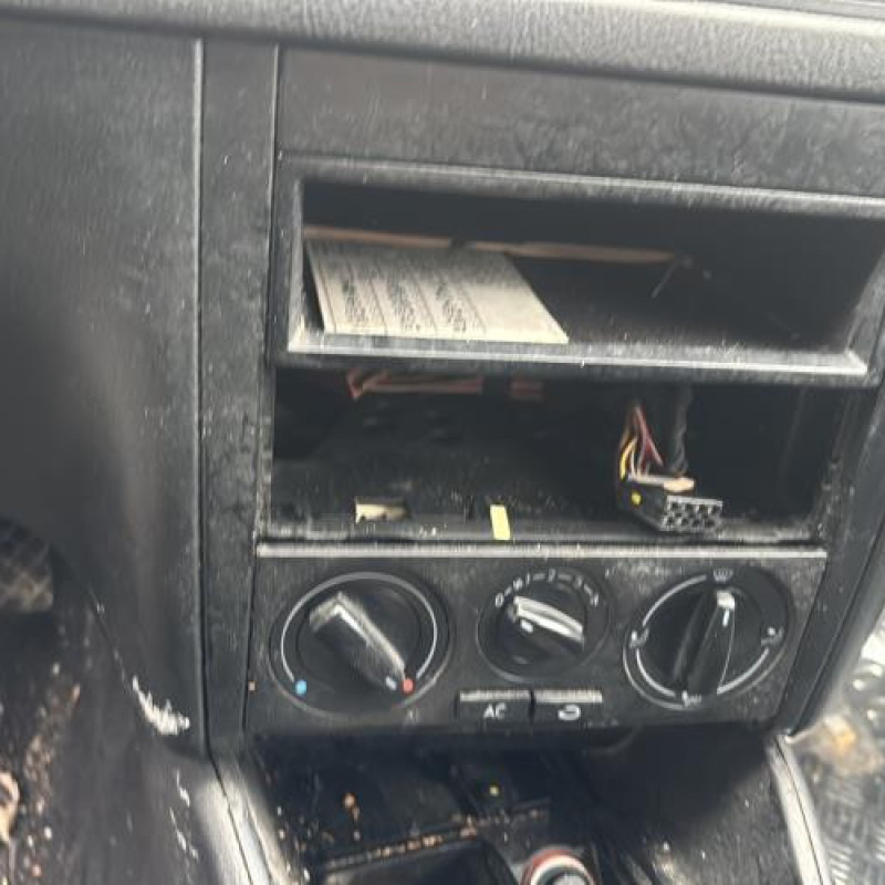 Etrier arriere droit (freinage) VOLKSWAGEN GOLF 4 Photo n°16