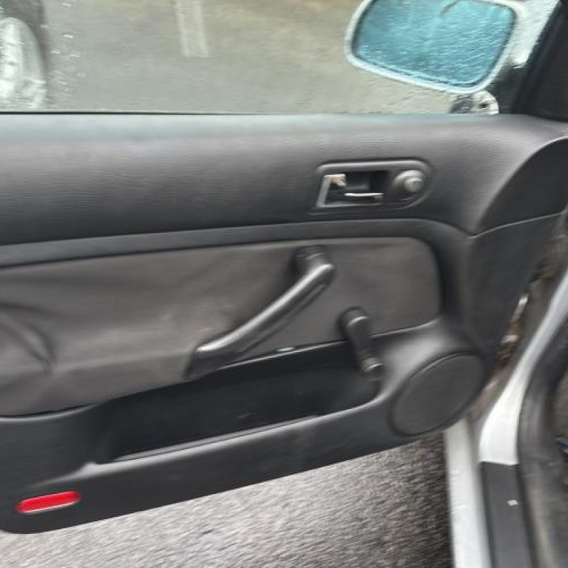 Etrier arriere droit (freinage) VOLKSWAGEN GOLF 4 Photo n°9