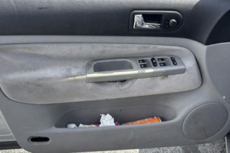 Etrier arriere droit (freinage) VOLKSWAGEN GOLF 4