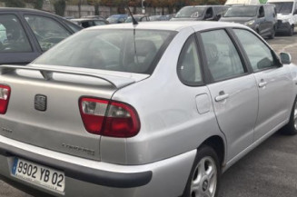 Poignee porte arriere droit SEAT CORDOBA 1