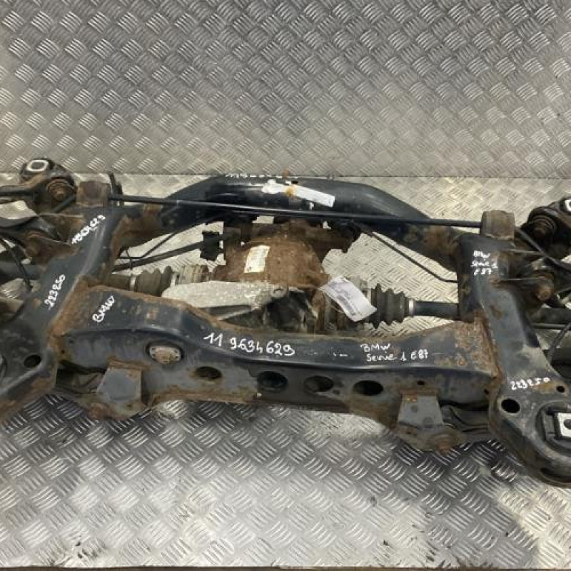 Essieu arriere BMW SERIE 1 E87 Photo n°1