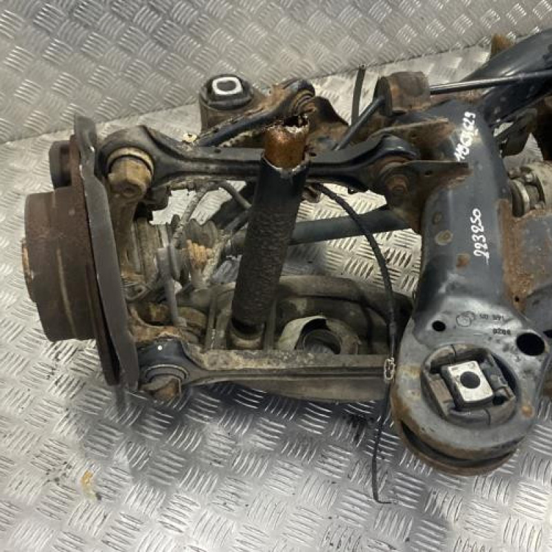 Essieu arriere BMW SERIE 1 E87 Photo n°4