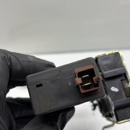 Serrure avant droit CITROEN SAXO