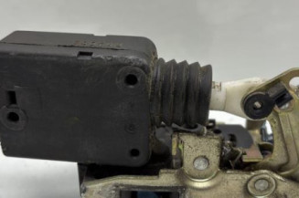 Serrure avant droit CITROEN SAXO