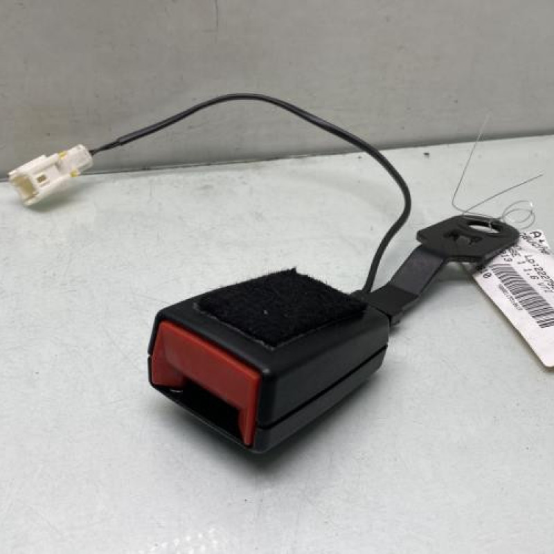 Attache ceinture avant gauche CITROEN DS3 Photo n°1