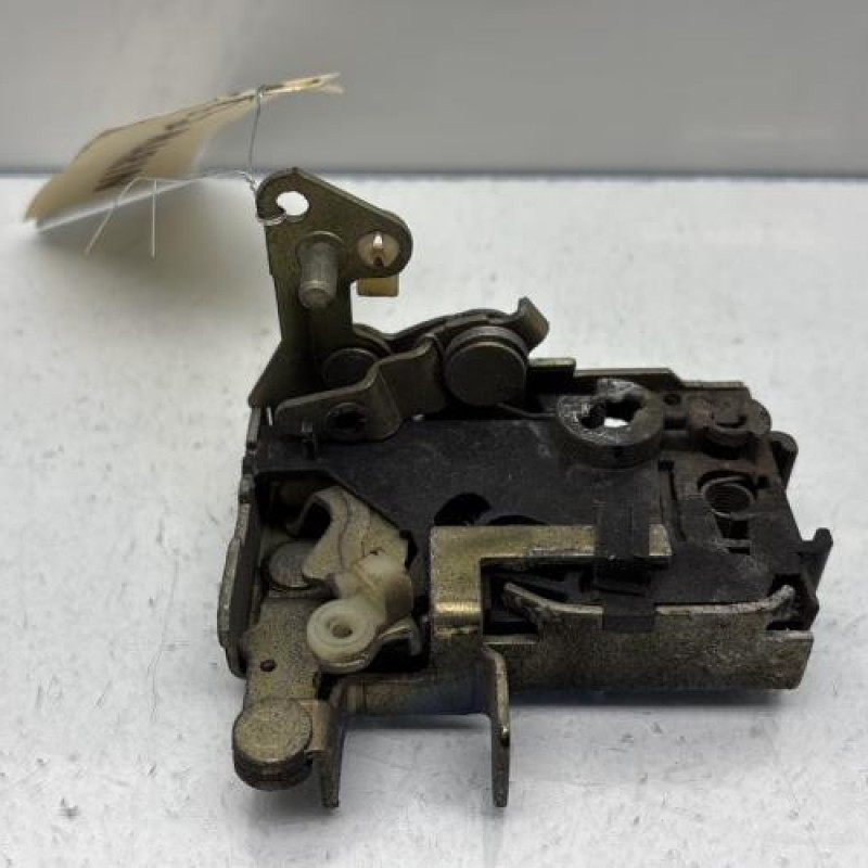 Serrure avant droit PEUGEOT 106 Photo n°1