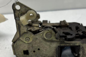 Serrure avant gauche PEUGEOT 106