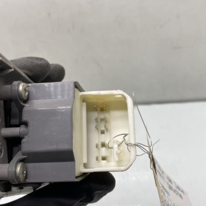 Interrupteur de leve vitre avant gauche TOYOTA YARIS 2 Photo n°3