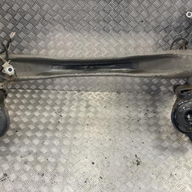 Essieu arriere PEUGEOT 308 2 Photo n°1