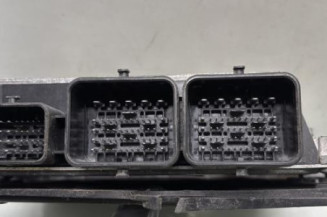 Calculateur moteur PEUGEOT 208 1