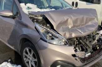 Calculateur moteur PEUGEOT 208 1