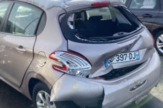 Calculateur moteur PEUGEOT 208 1