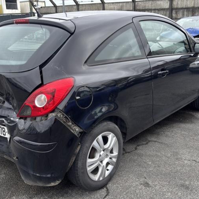 Moteur OPEL CORSA D Photo n°3