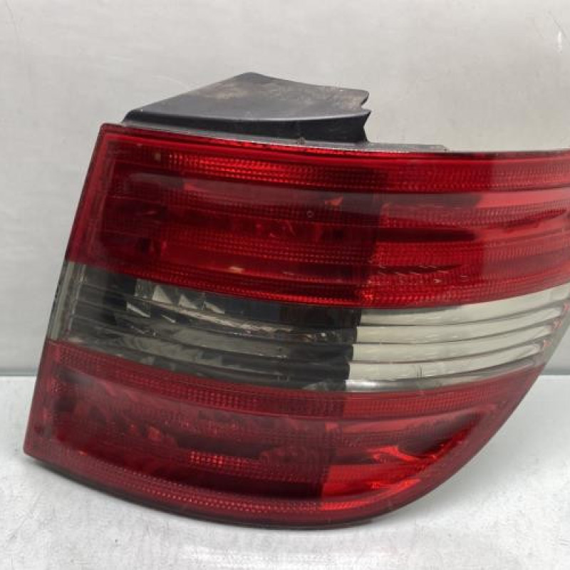 Feu arriere principal droit (feux) MERCEDES CLASSE B 245 Photo n°1