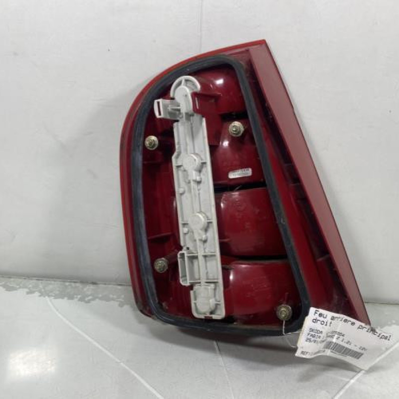 Feu arriere principal droit (feux) SKODA FABIA 1 Photo n°3