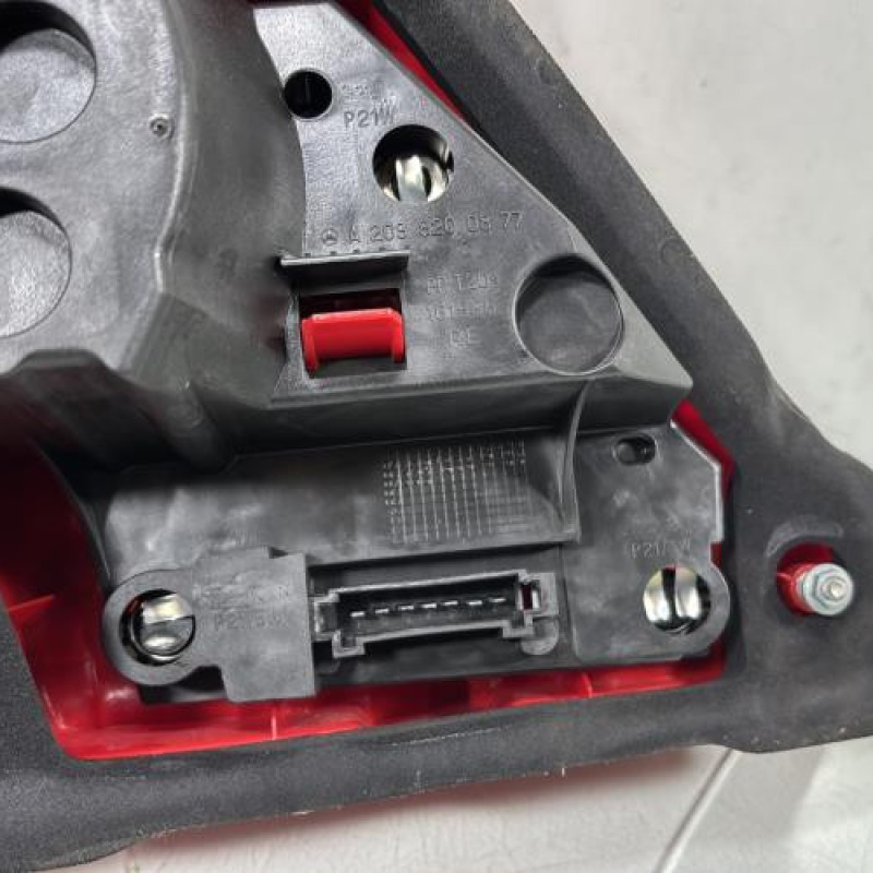 Feu arriere principal droit (feux) MERCEDES CLASSE CLK 209 Photo n°4