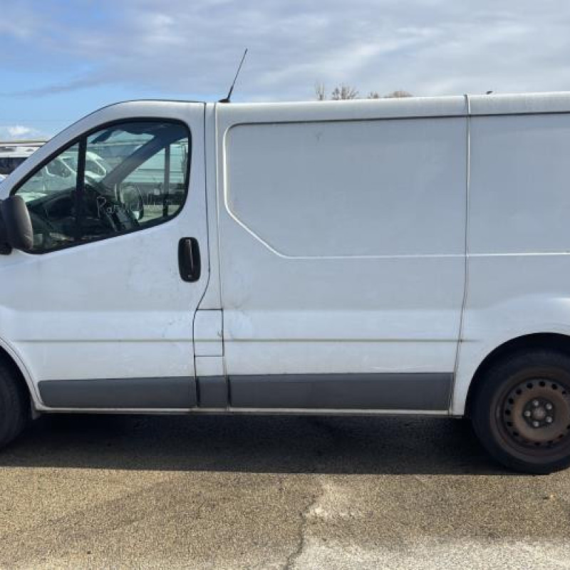 Feu arriere principal droit (feux) OPEL VIVARO 1 Photo n°10