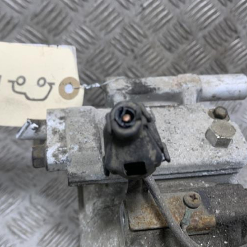 Compresseur clim KIA RIO 2 Photo n°1