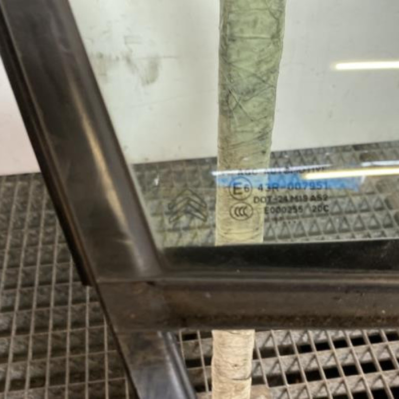 Custode avant droit (porte) CITROEN C3 2 Photo n°4