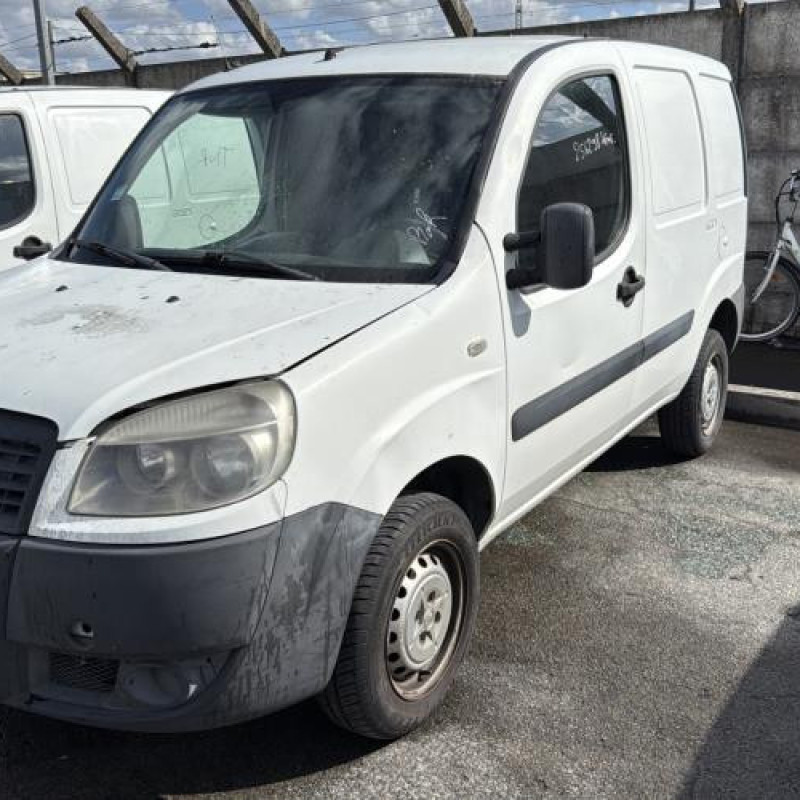 Feu arriere principal gauche (feux) FIAT DOBLO 1 Photo n°6