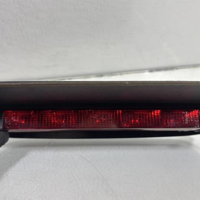 Feu arriere stop central FORD KA 1 Photo n°2