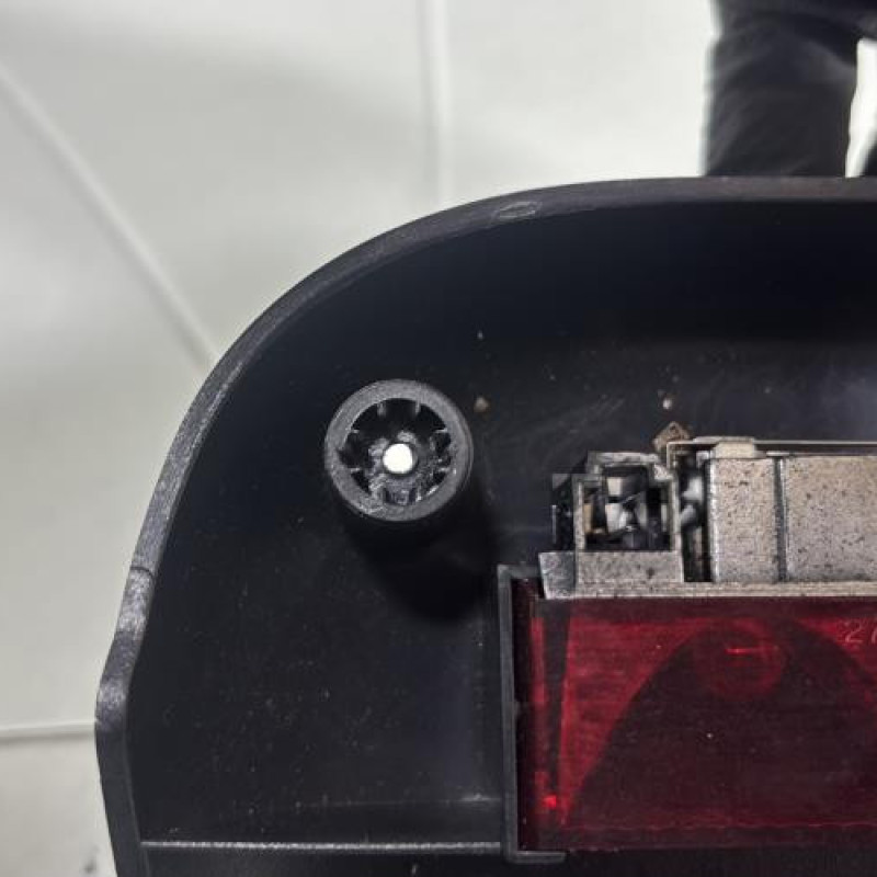 Feu arriere stop central FORD KA 1 Photo n°5