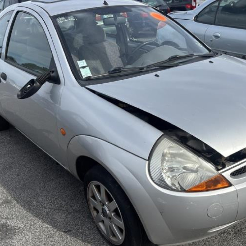 Feu arriere stop central FORD KA 1 Photo n°7