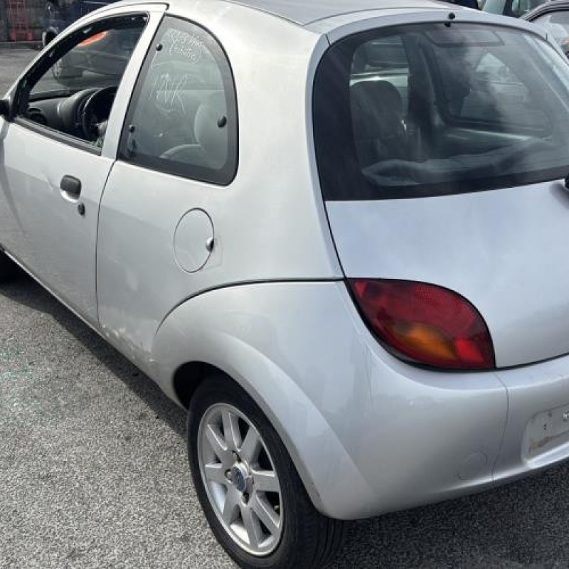 Feu arriere stop central FORD KA 1 Photo n°9