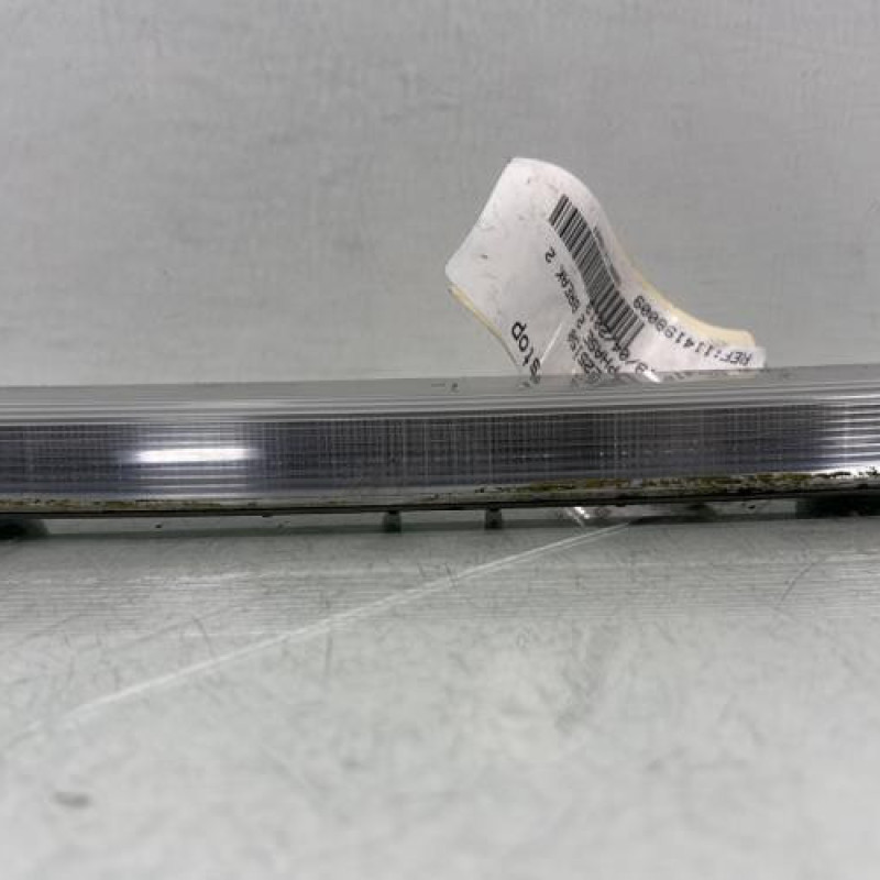 Feu arriere stop central TOYOTA AVENSIS 3 Photo n°1