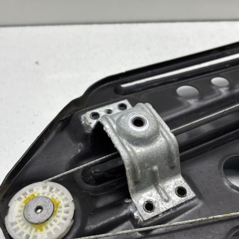 Leve vitre electrique arriere droit BMW SERIE 1 E88 Photo n°2