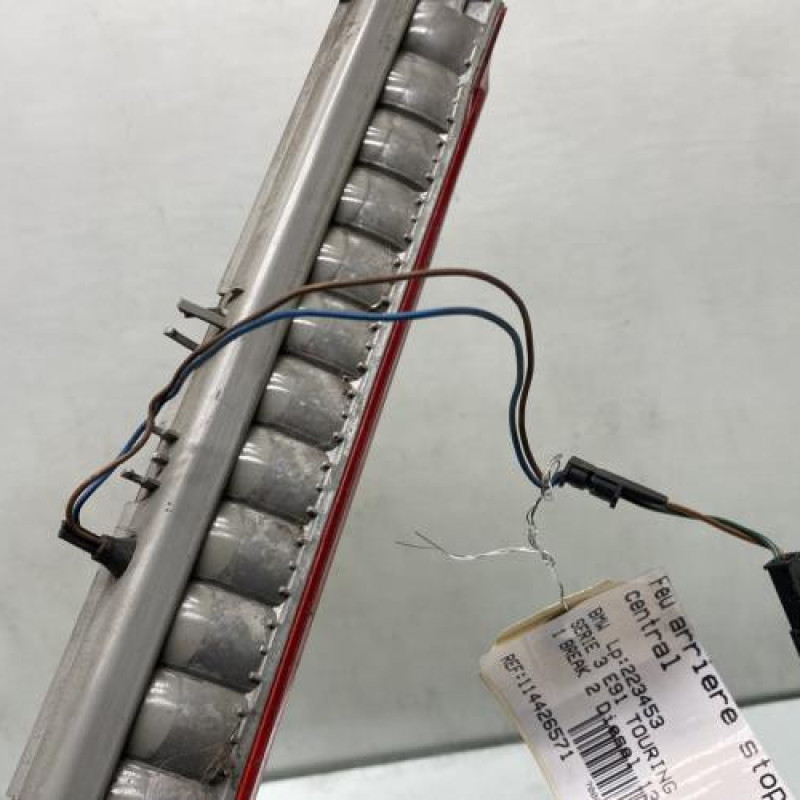 Feu arriere stop central BMW SERIE 3 E91 Photo n°3